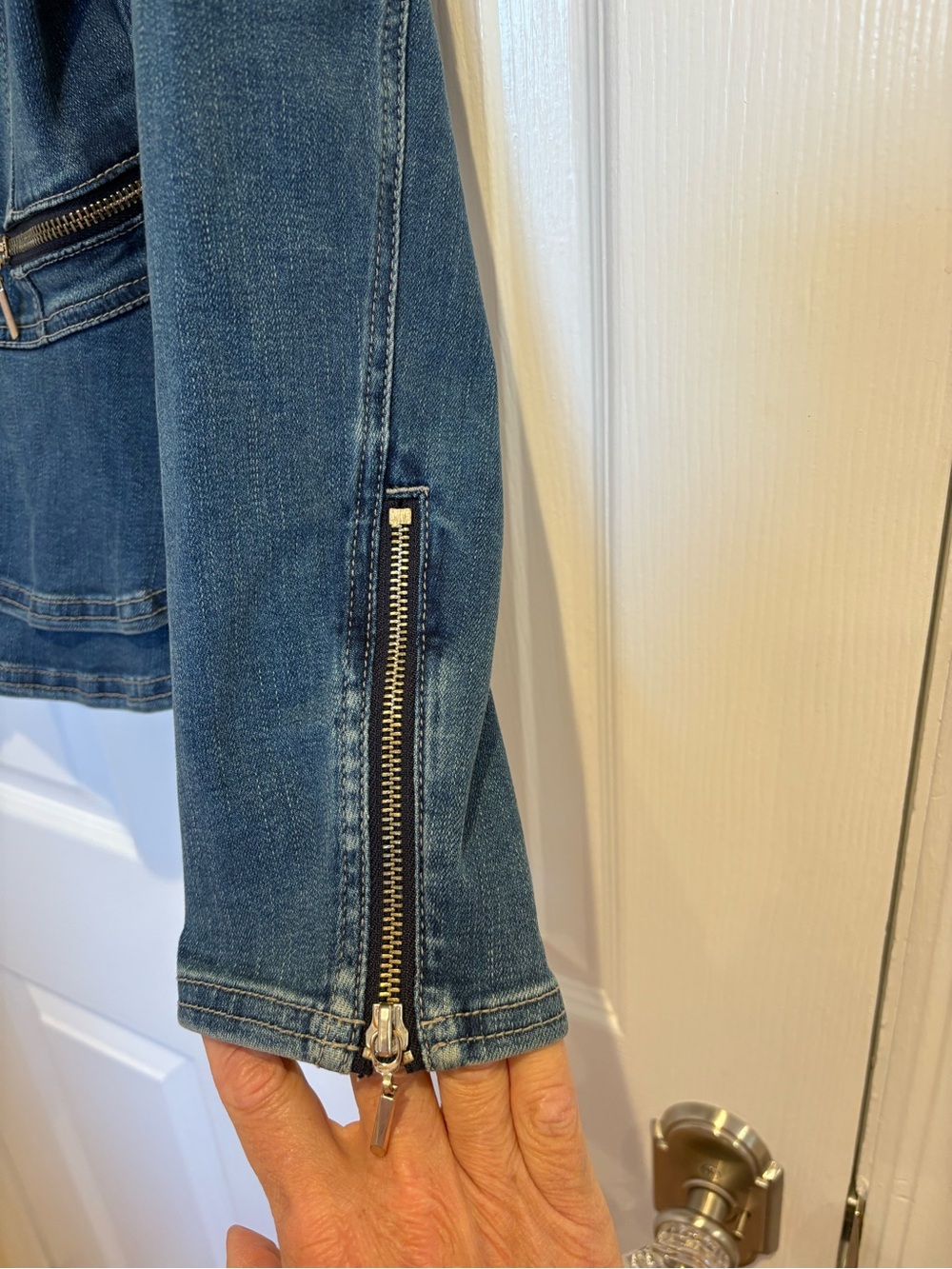 White House Black Market Women's Denim Zip Jacket with Peplum style back- Blue - Picture 4 of 10